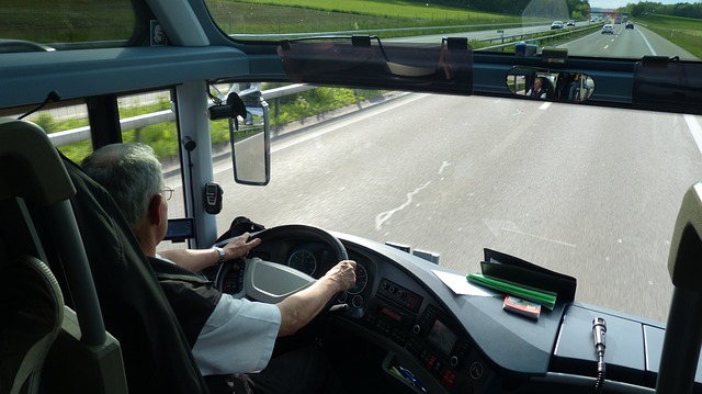 راتب وظيفة سائق حافلة او شاحنة في كندا